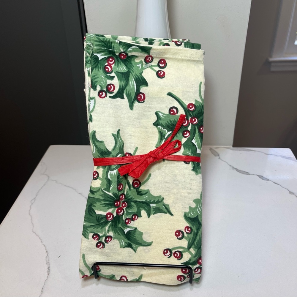 April Cornell Holly Napkins Set/4 Ivory w/ Green Ivy & Red Berries 16”x16” NW0T